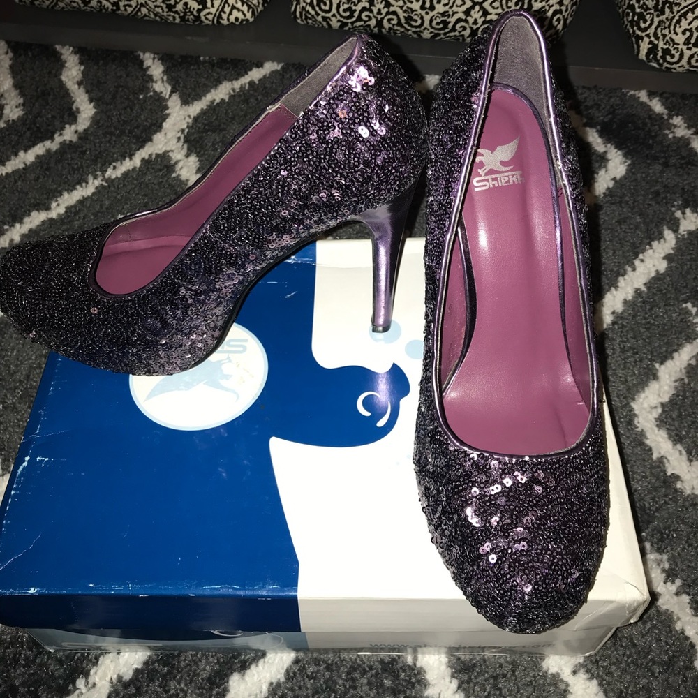 Pumps - Picture 2 of 3